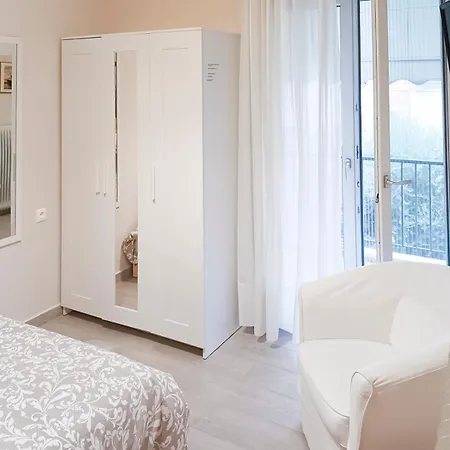 40 Saints Apartmán Larissa