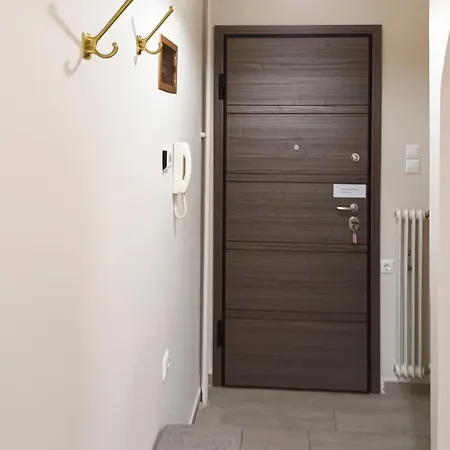 דירה 40 Saints לריסה